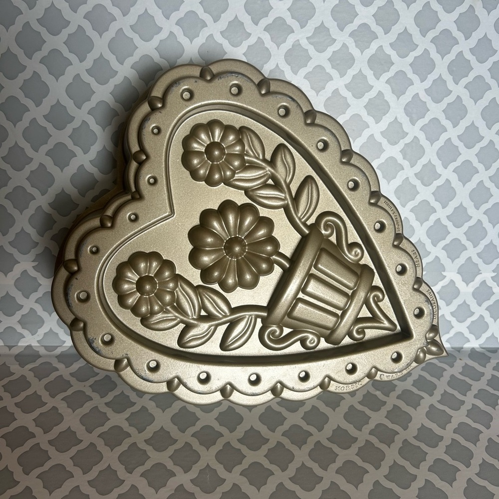 Nordic Ware Gold Heart-Shaped Cake Pan